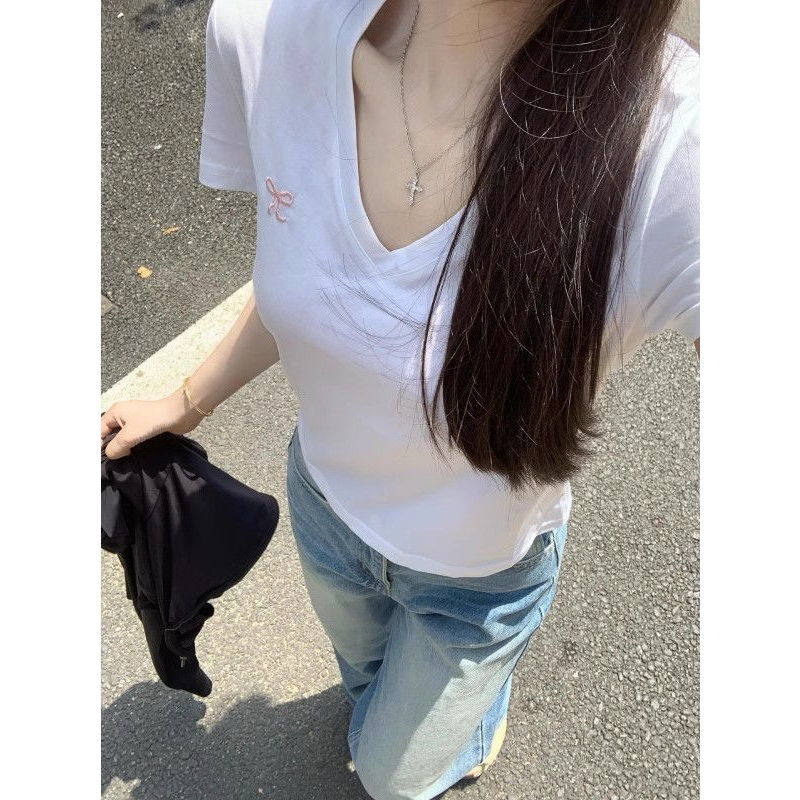Embroidery Knot - Sweet Spicy Girl V-Ausschnitt Kurzarm-T-Shirt für