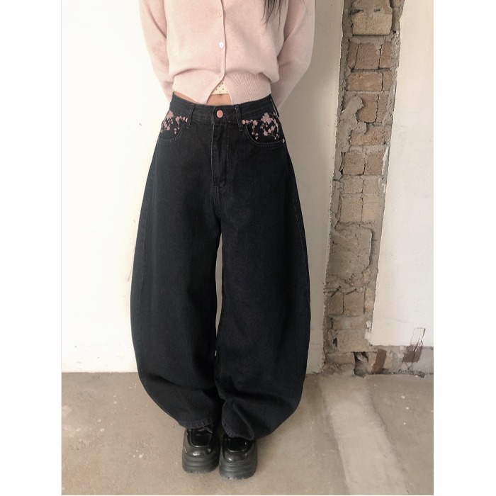 Embroidery Jeans Sakura - Frühjahr 2026 Hochgeschnittene Jeans mit Sakura-Stickerei,