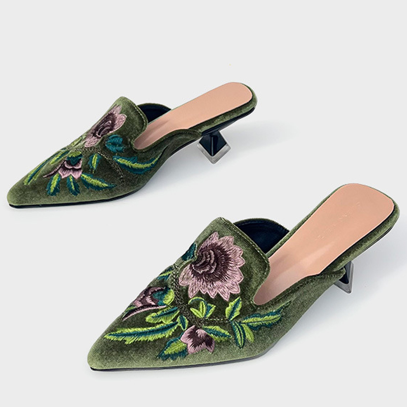 Bestickte Velours-Damenschuhe, – Embroidery Design Bewertung und Preis