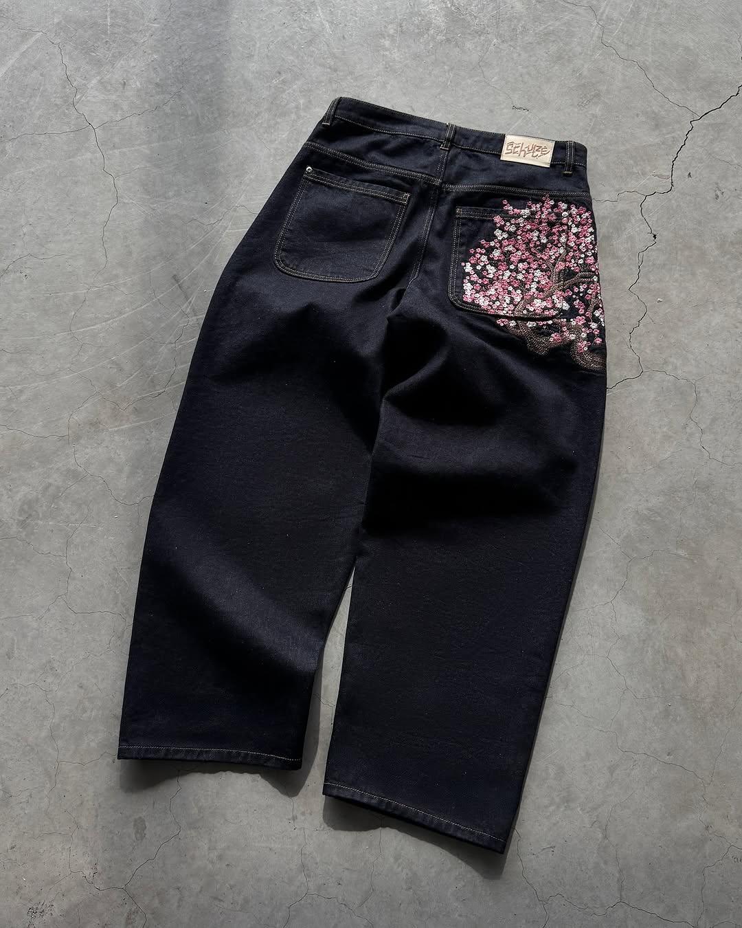 Herren-Jeans mit Sakura-Sticke – Embroidery Jeans Sakura Bewertung und Preis